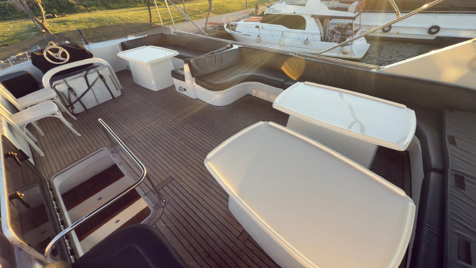 Private 18m Motor Yacht in karakoy, Istanbul — 8