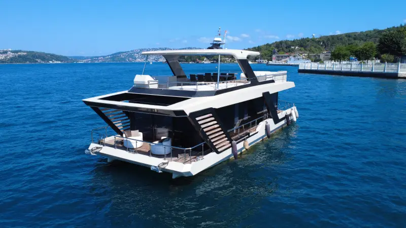 Private 18m Motor Yacht in Istanbul &mdash; 5