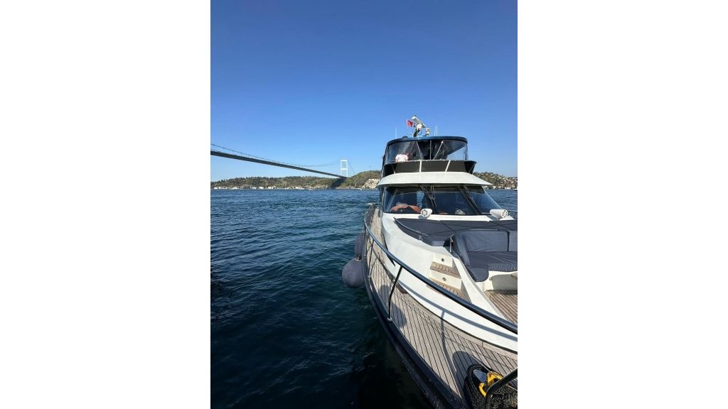 Private 19m Motor Yacht in Istanbul &mdash; 6