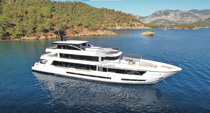 Bodrum motor yacht 6 guests yacht rental in Bodrum