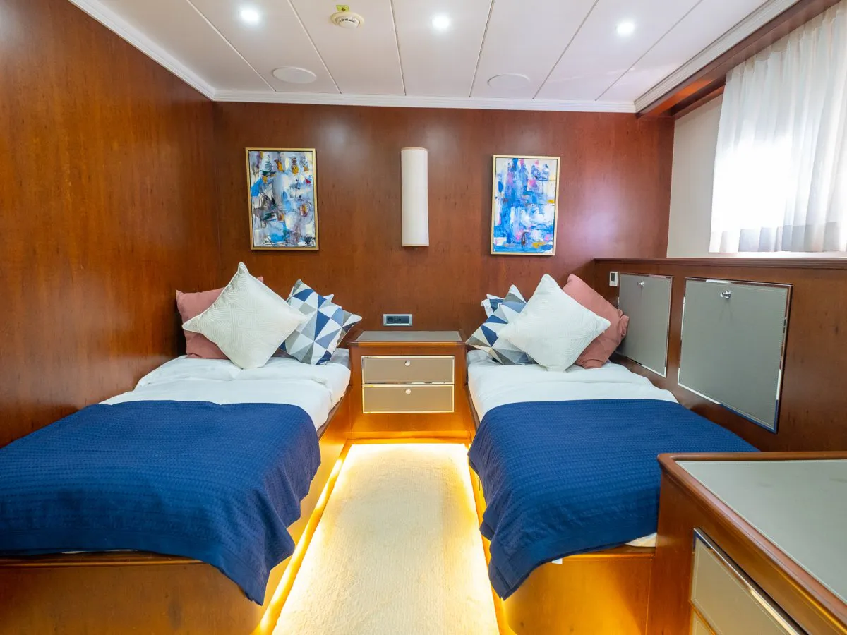 Bodrum Superyacht 12 Guests 6 Cabins — 8